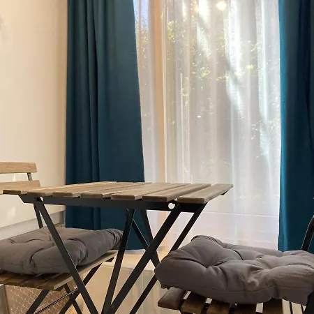 Chic Flat Near Shopping Malls In Sisli Appartement Istambul