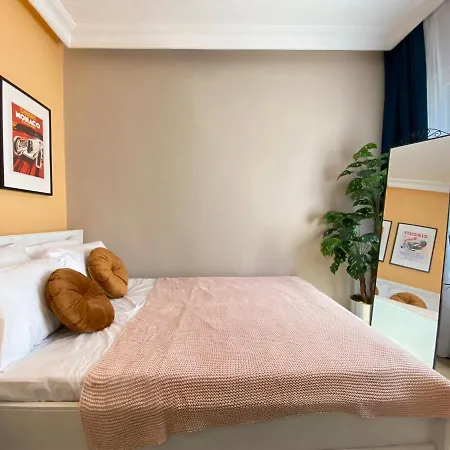 Chic Flat Near Shopping Malls In Sisli شقة