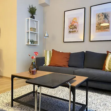 Chic Flat Near Shopping Malls In Sisli شقة *