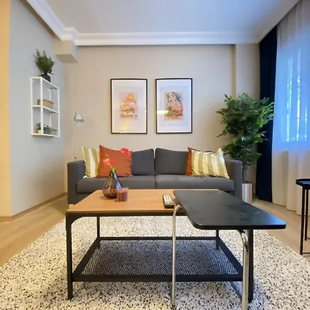 Chic Flat Near Shopping Malls In Sisli شقة