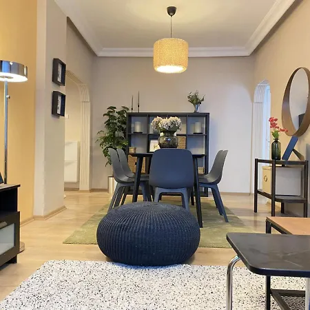 Chic Flat Near Shopping Malls In Sisli Апартаменты Стамбул